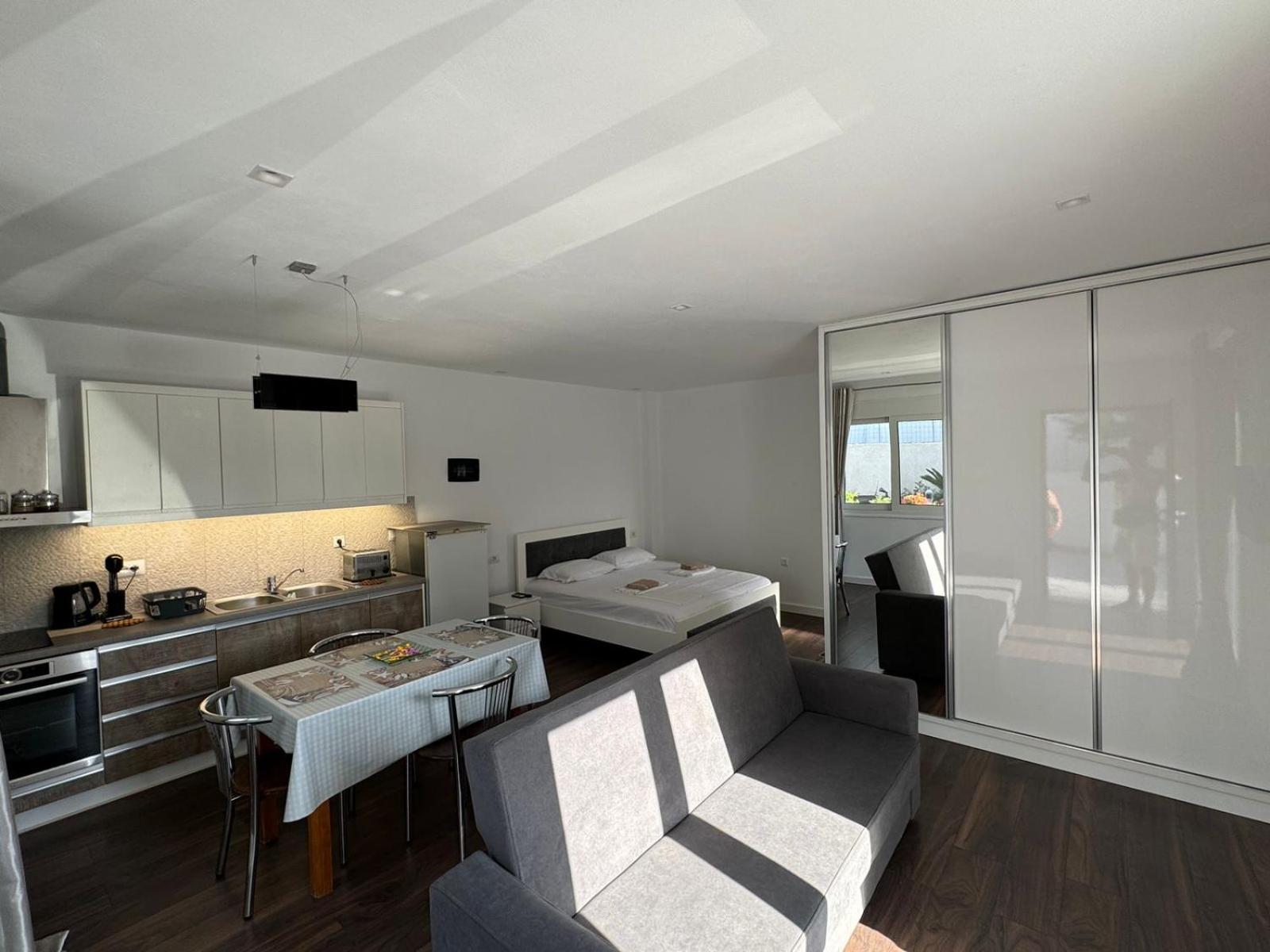 Sulozeqi Apartments Ксамил Екстериор снимка
