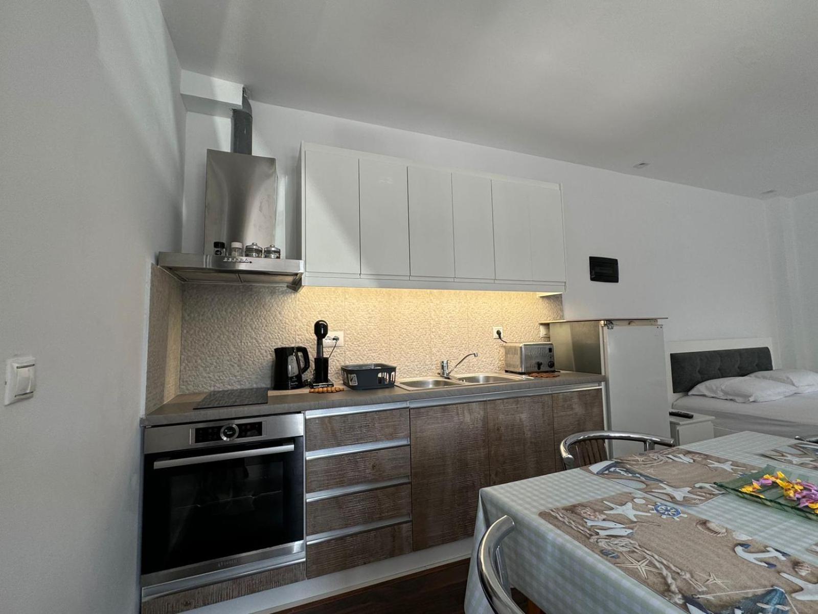 Sulozeqi Apartments Ксамил Екстериор снимка