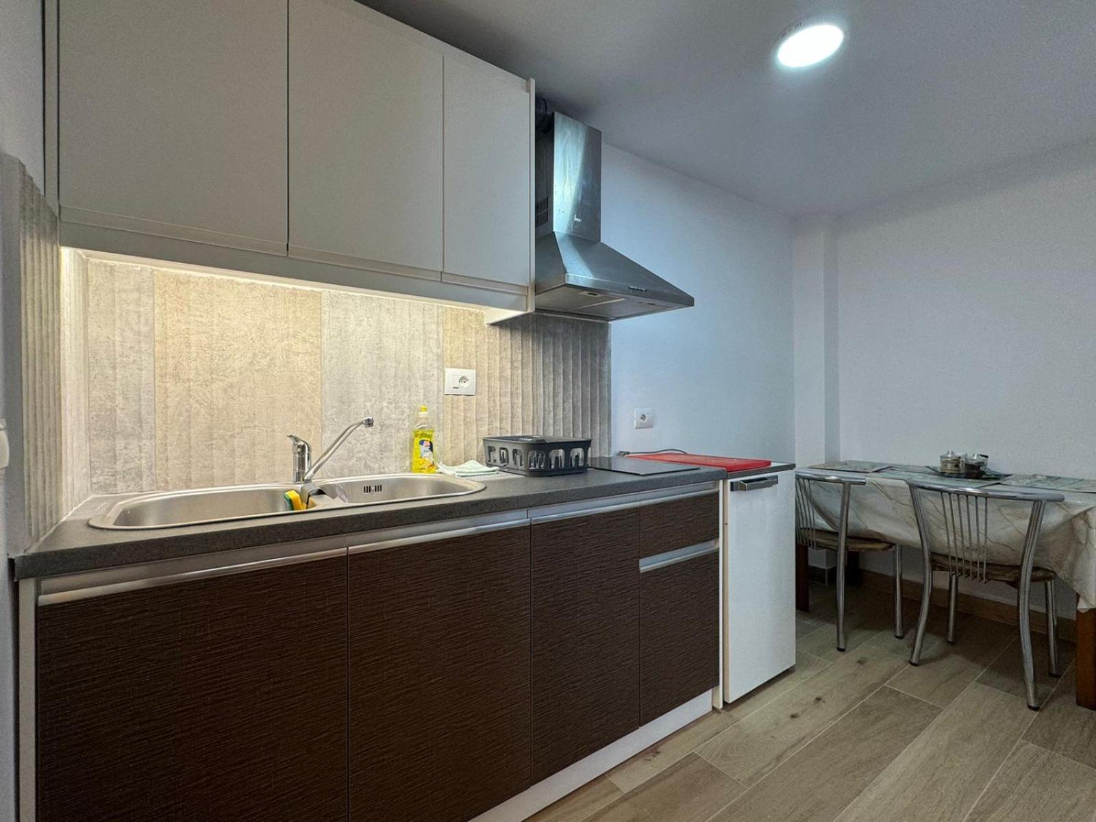 Sulozeqi Apartments Ксамил Екстериор снимка